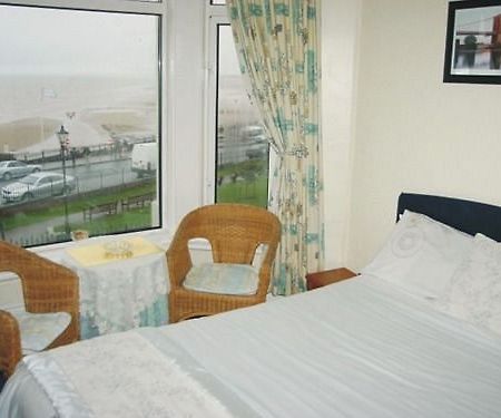 Pembroke B And B Guest Accomodation Бринлингтон Экстерьер фото